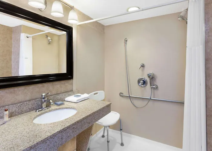 Wingate By Wyndham Hotel 3*