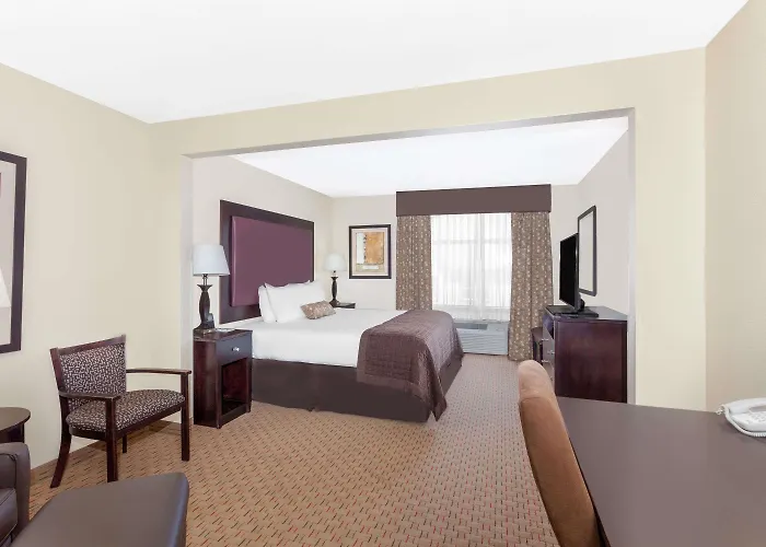 Wingate By Wyndham Hotel